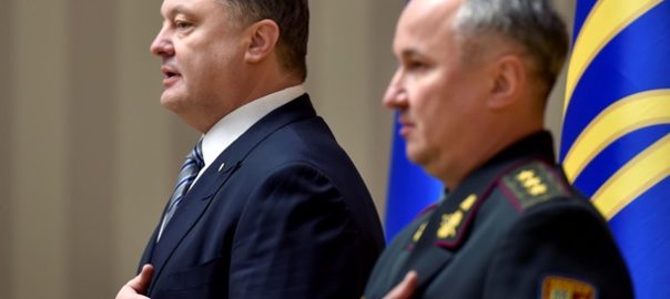 Порошенко готовит увольнение председателя СБУ Грицака и перевод Турчинова в Кабмине, - СМИ