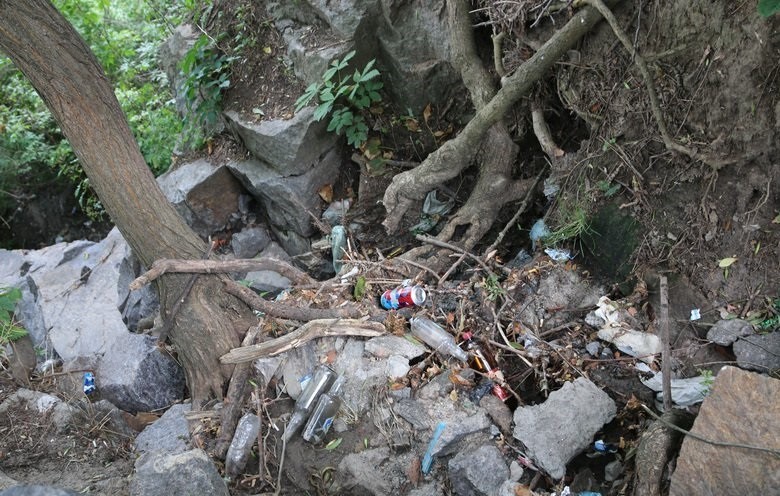 Винницкие «Кумбары»: горы мусора, разрушенные лестницы и пейзажи с каменных склонов. Фоторепортаж