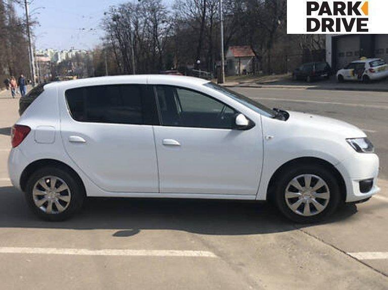 Выбираем Dacia Sandero: плюсы и минусы бюджетной покупки