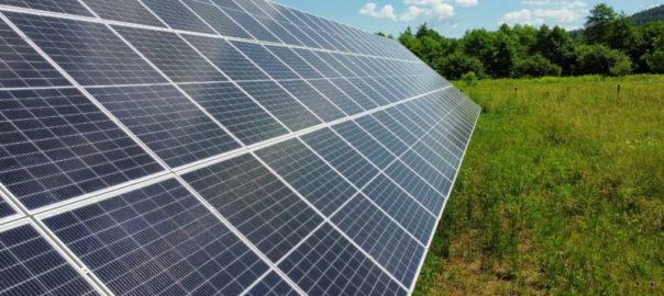 Принцип действия солнечных электростанций для предприятий и критерии их выбора